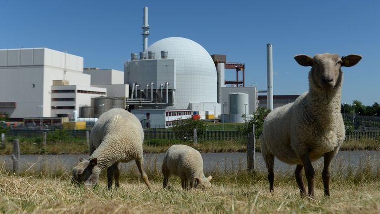 Немецкая АЭС Брокдорф - одна из трех закрытых накануне Нового 2022 года.