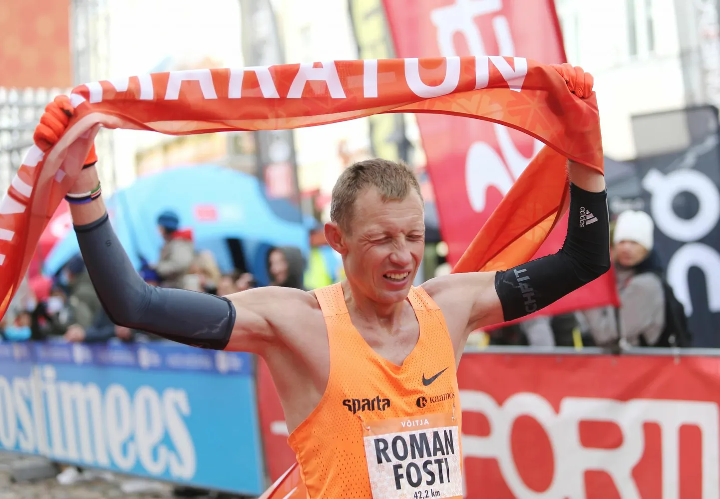 Roman Fosti maitses Tartus võidurõõmu.
