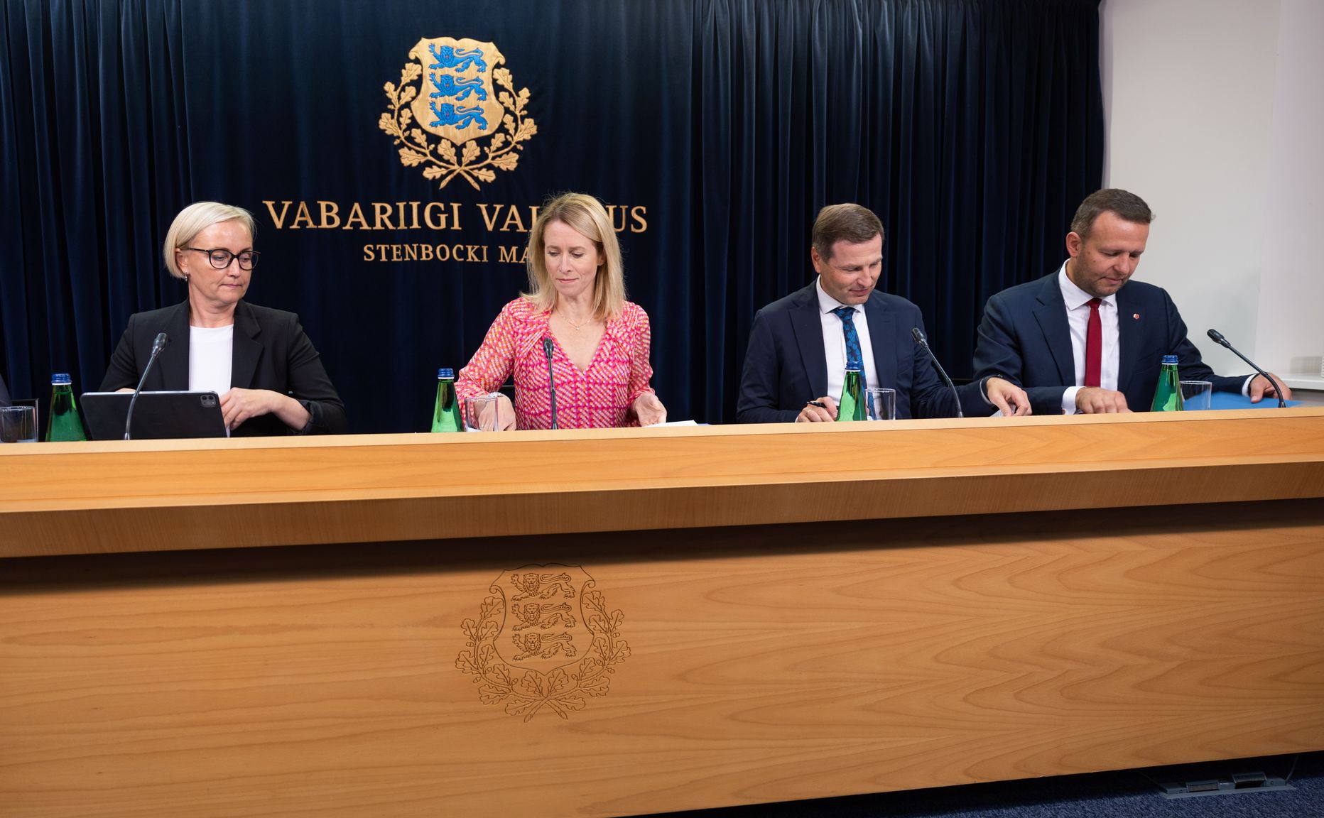Valitsuse liikmed: Kristina Kallas, Kaja Kallas, Hanno Pevkur, Lauri Läänemets.