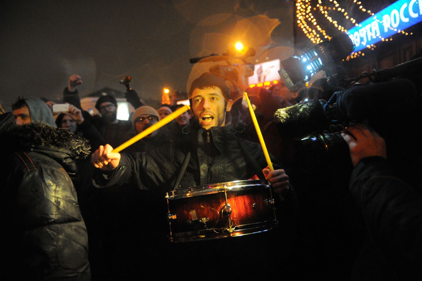 Не запрещенные барабанщики прошли по Москве.