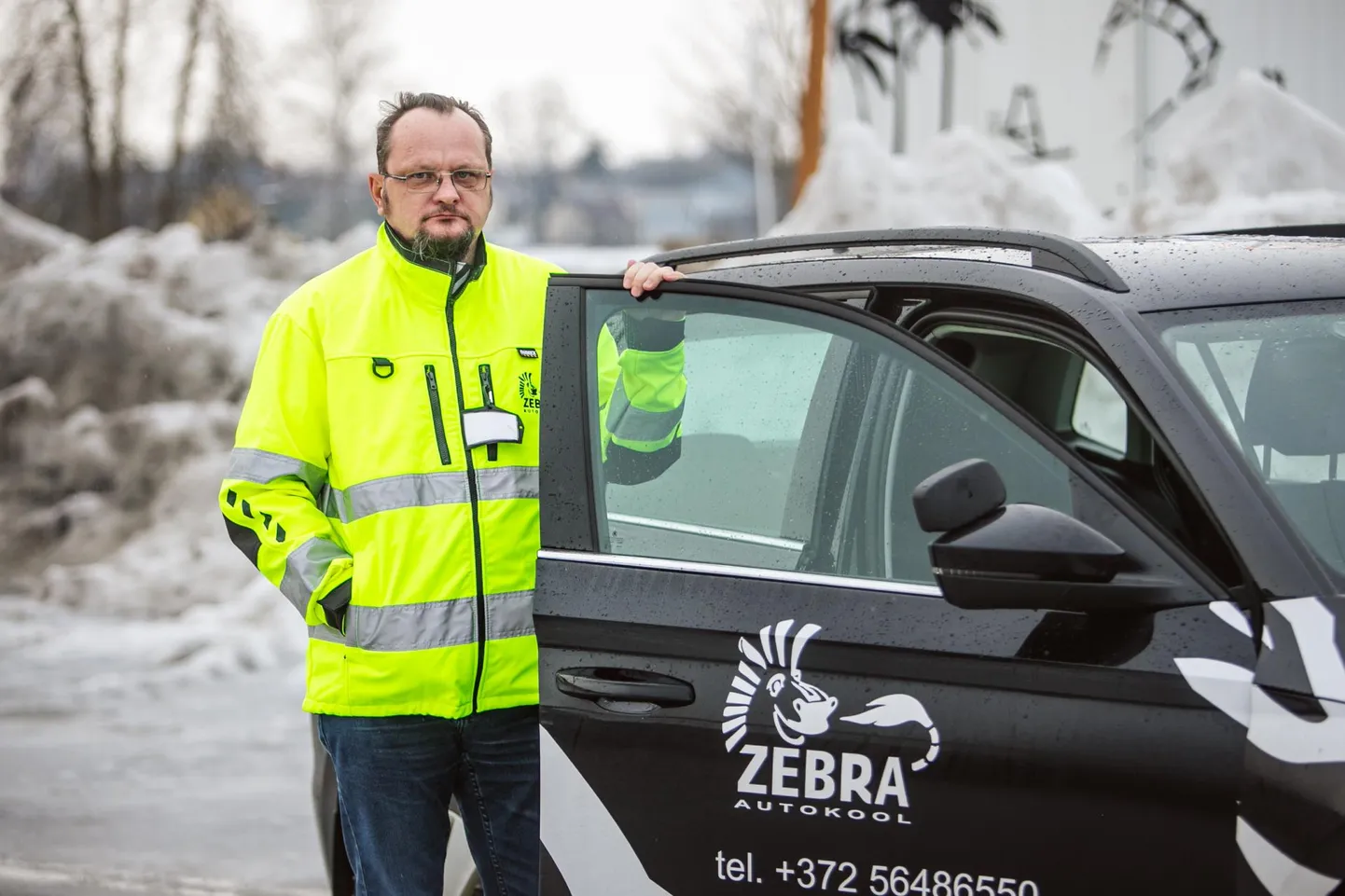 Zebra autokooli sõiduõpetaja Jaan Hallikas loodab, et lähiajal paraneb transpordiameti ja autokoolide koostöö.