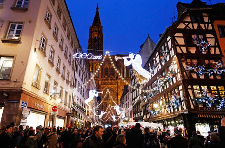 Strasbūrā svētku tirdziņš notiek jau kopš 1570. gada 