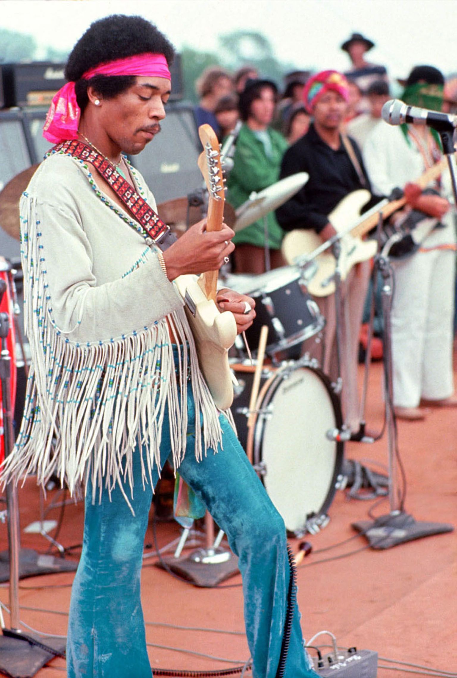 Üks Jimi Hendrixi kuulsamaid ülesastumisi oli 1969. aastal Woodstocki muusikafestivalil. 16. juunil mängitakse tema loomingut Olustveres.
