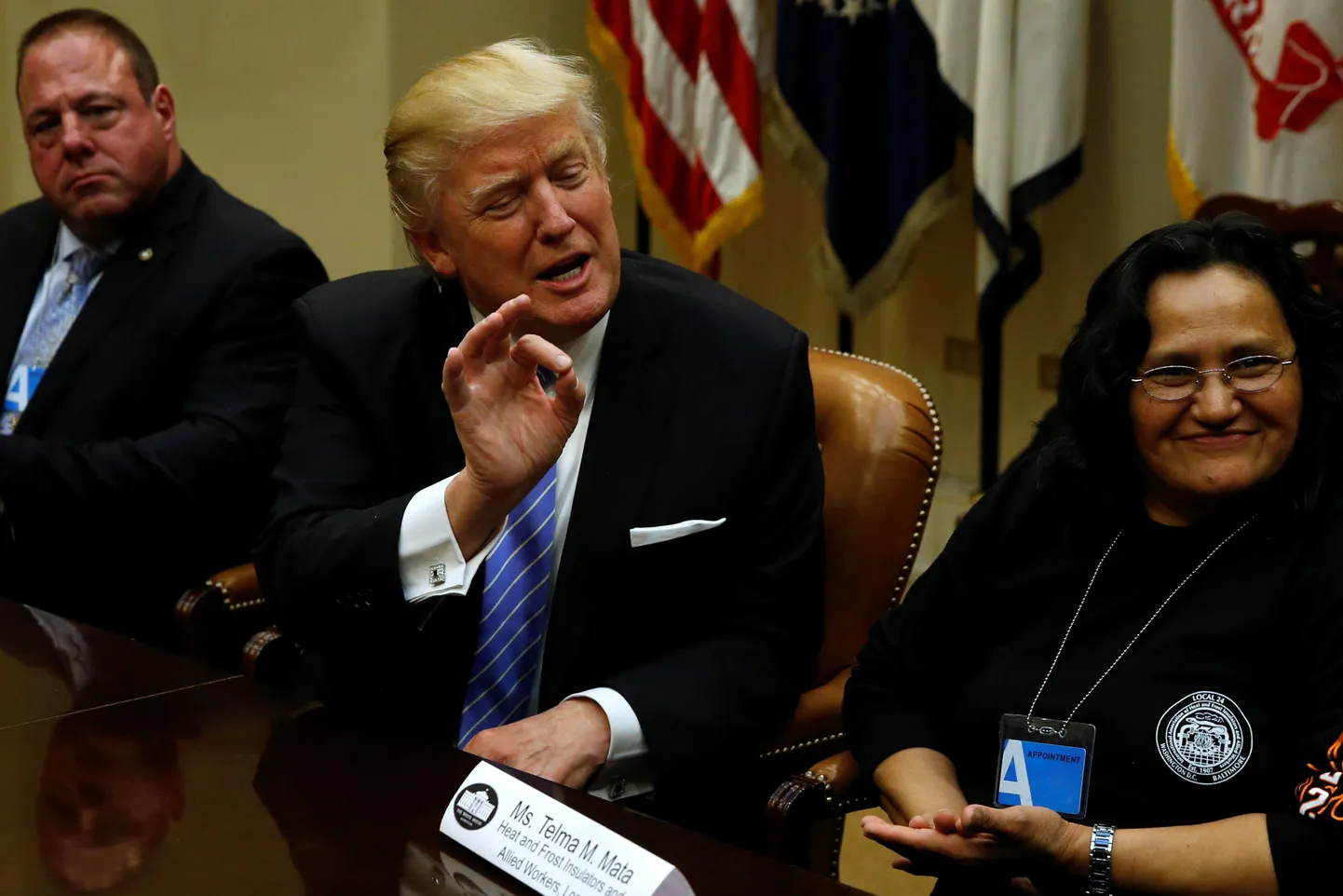 Vastne Ameerika Ühendriikide president Valges majas kohtumisel ametiühingute esindajatega, ksu ta andis teada leppest loobumisest.