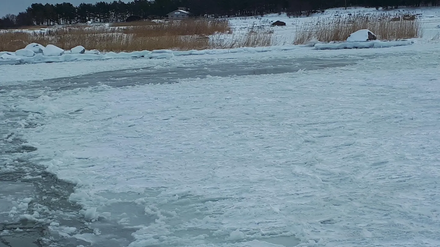 Jääolud Kelnase sadamas.