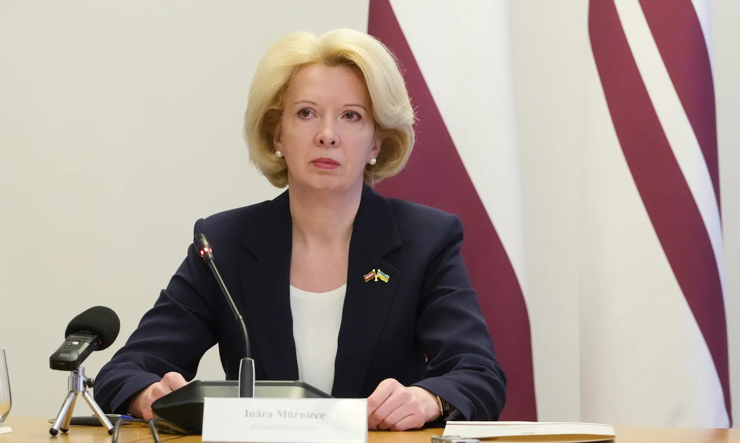 Aizsardzības ministre Ināra Mūrniece piedalās preses konferencē, kurā informē par Aizsardzības ministrijas Audita un inspekcijas departamenta veiktās iepirkuma pārbaudes secinājumiem un lēmumiem.