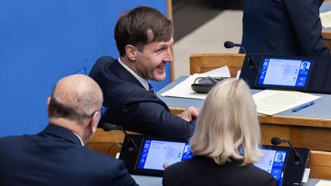 ERAKONDADE VOX POPULI ⟩ Lauri Hussar: umbusalduse algatajail tuleb leppida fiaskoga