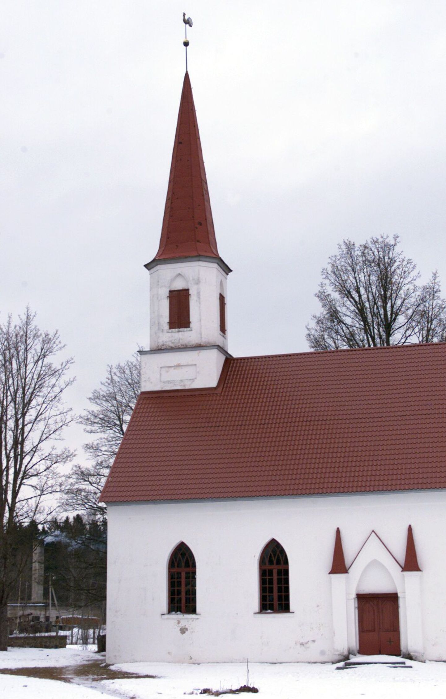 Saarde kirik.