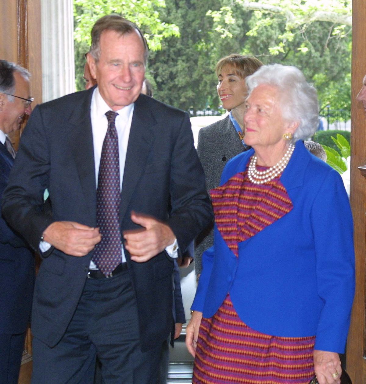 Džordžs Bušs ar sievu Barbaru