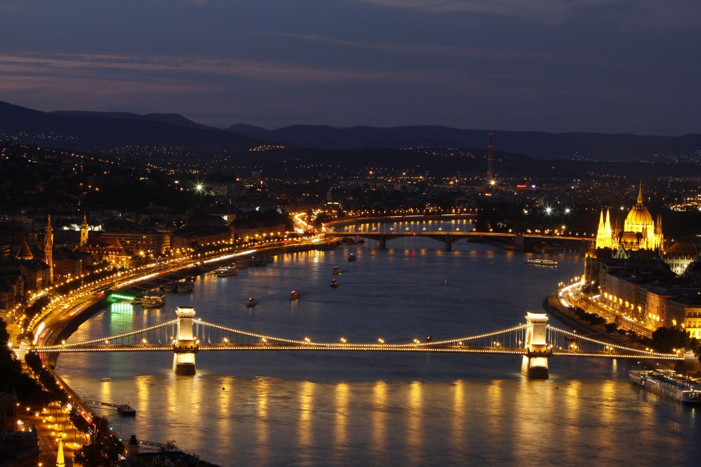 Vaade Budapestile ja Doonau jõele.