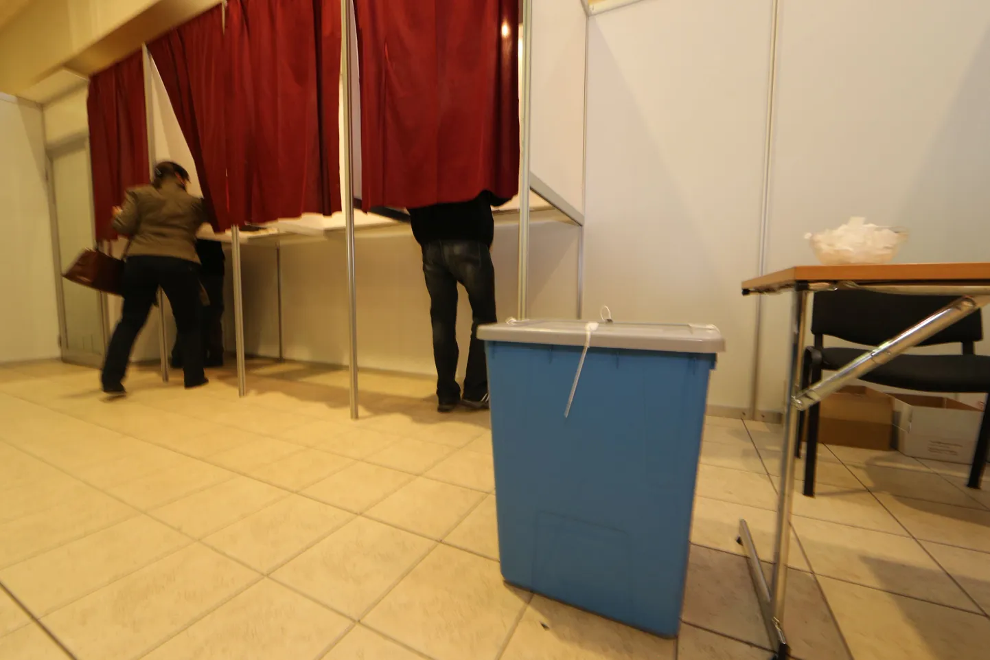 Valimisjaoskond Lasnamäe Centrumis.