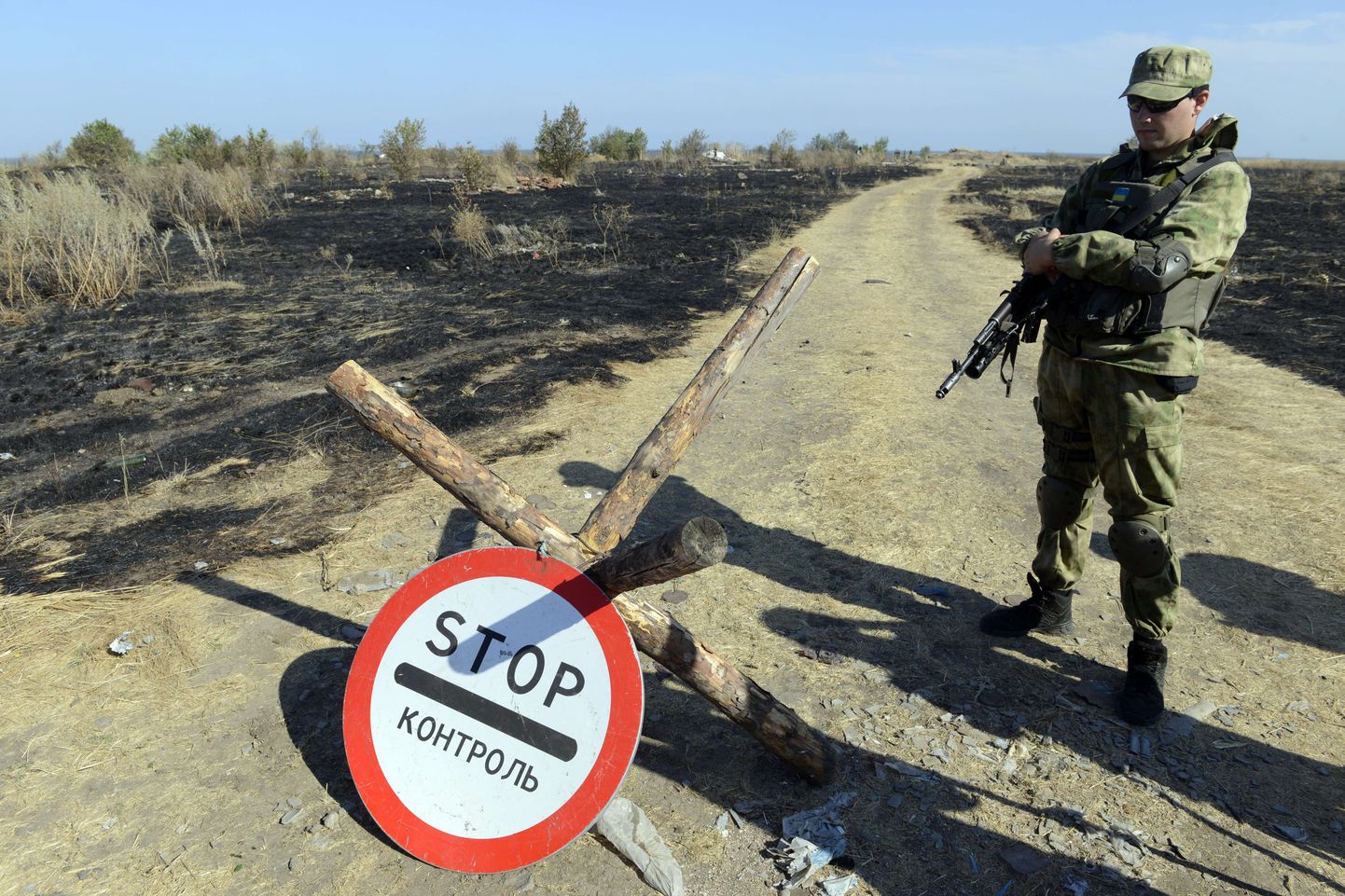 Ukraina sõdur Rahvuskaardi valvepostil Donetski oblastis Novoazovski lähistel Vene-Ukraina piiril.