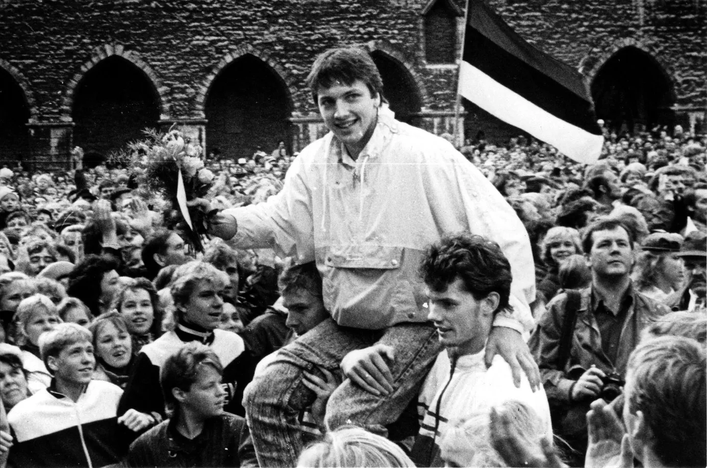 Olümpiavõitja Tiit Soku vastuvõtt 1988. aastal Raekoja platsil.