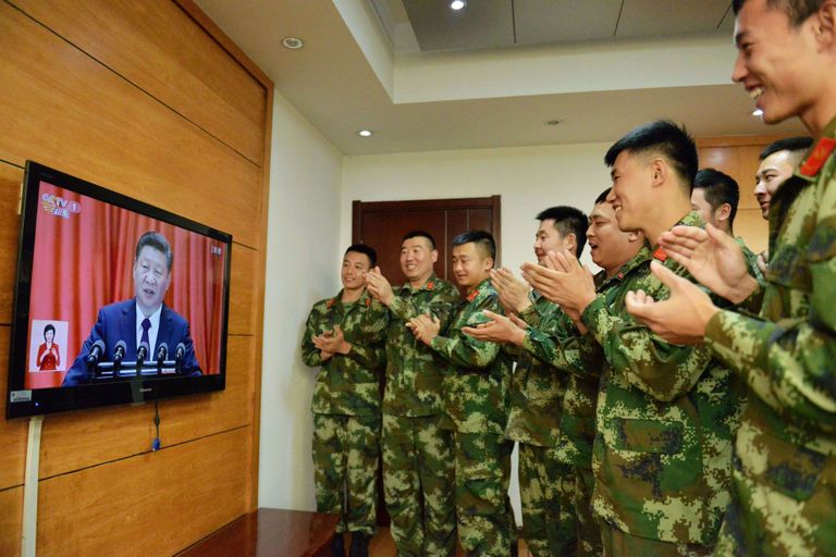 Hiina sõjaväelased Xi kõnet jälgimas. Foto: Yu Fangping/SIPA ASIA/Scanpix
