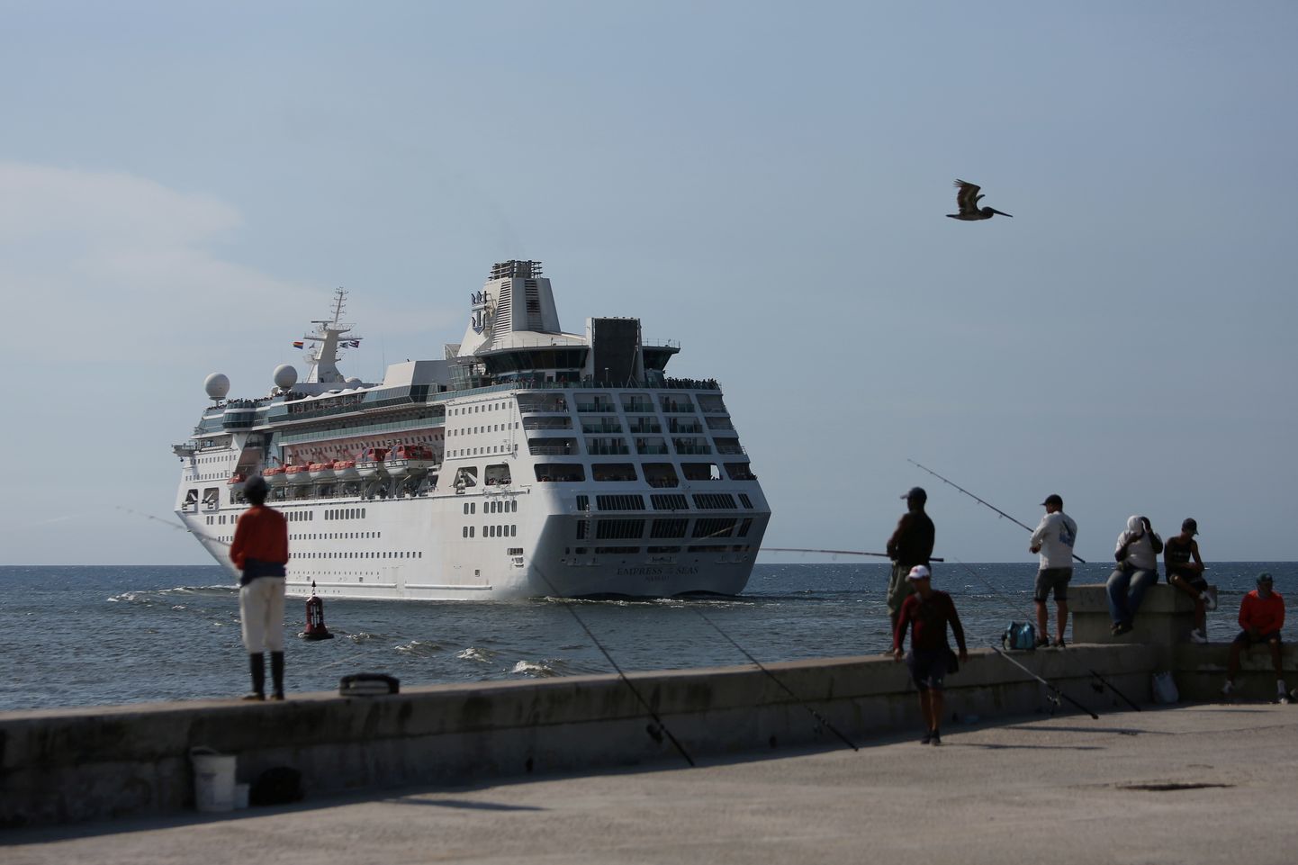 Royal Caribbeani laev MS Empress of the Seas Havanna sadamast lahkumas.