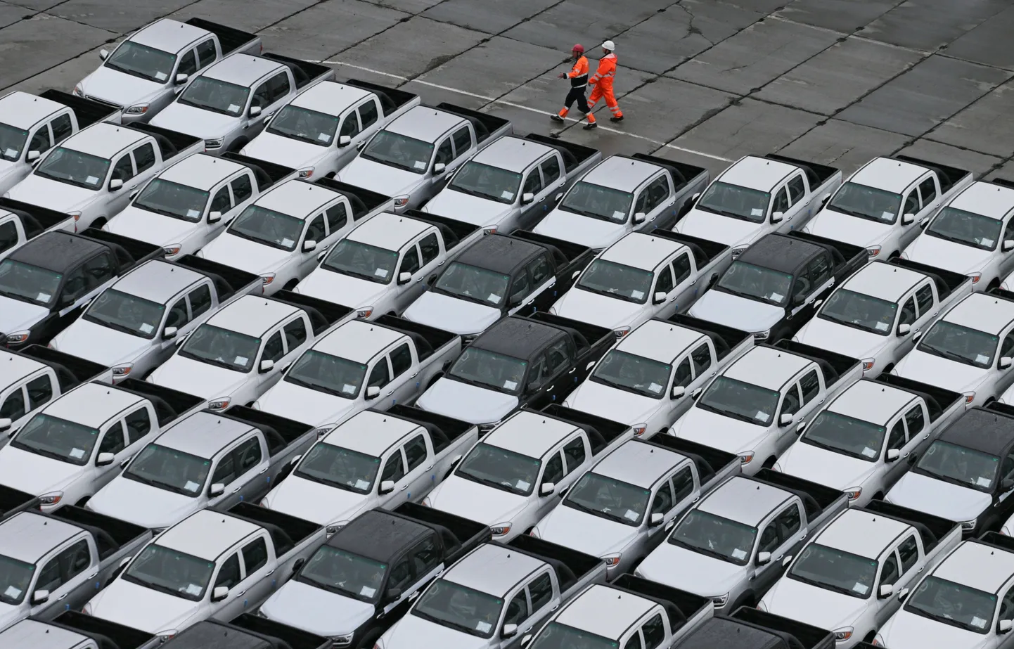 Hiina autod Venemaal Vladivostoki sadamas.