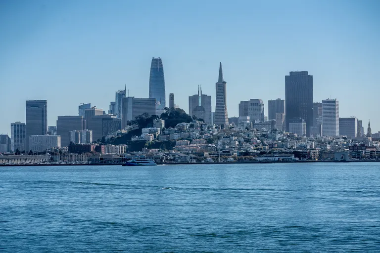 Vaade Alcatrazi saarelt San Franciscole.