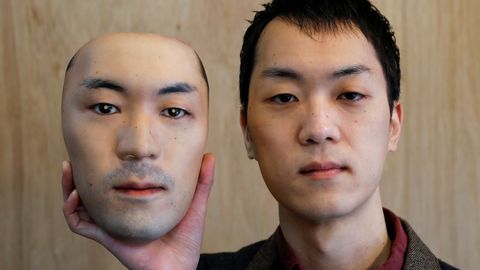 В Японии 3D-принтеры создают маски, которые заставляют многих чувствовать себя некомфортно
