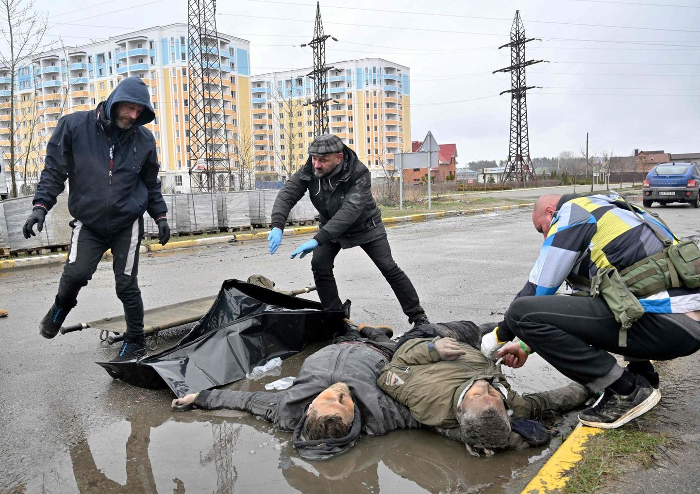 Такая картина открылась в воскресенье в освобожденном от россиян городе Буча. Генеральный секретарь НАТО считает, что подобных картин нам предстоит увидеть еще много.