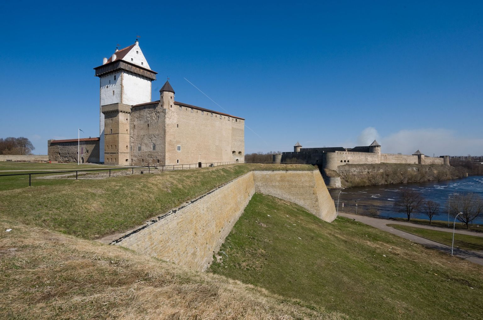 Narva bastionid.