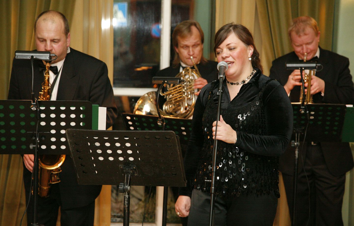 Swingkompaniid G7 koos Airi Allveega näeb reedel Pärnu Endla teatri Jazzklubis.
