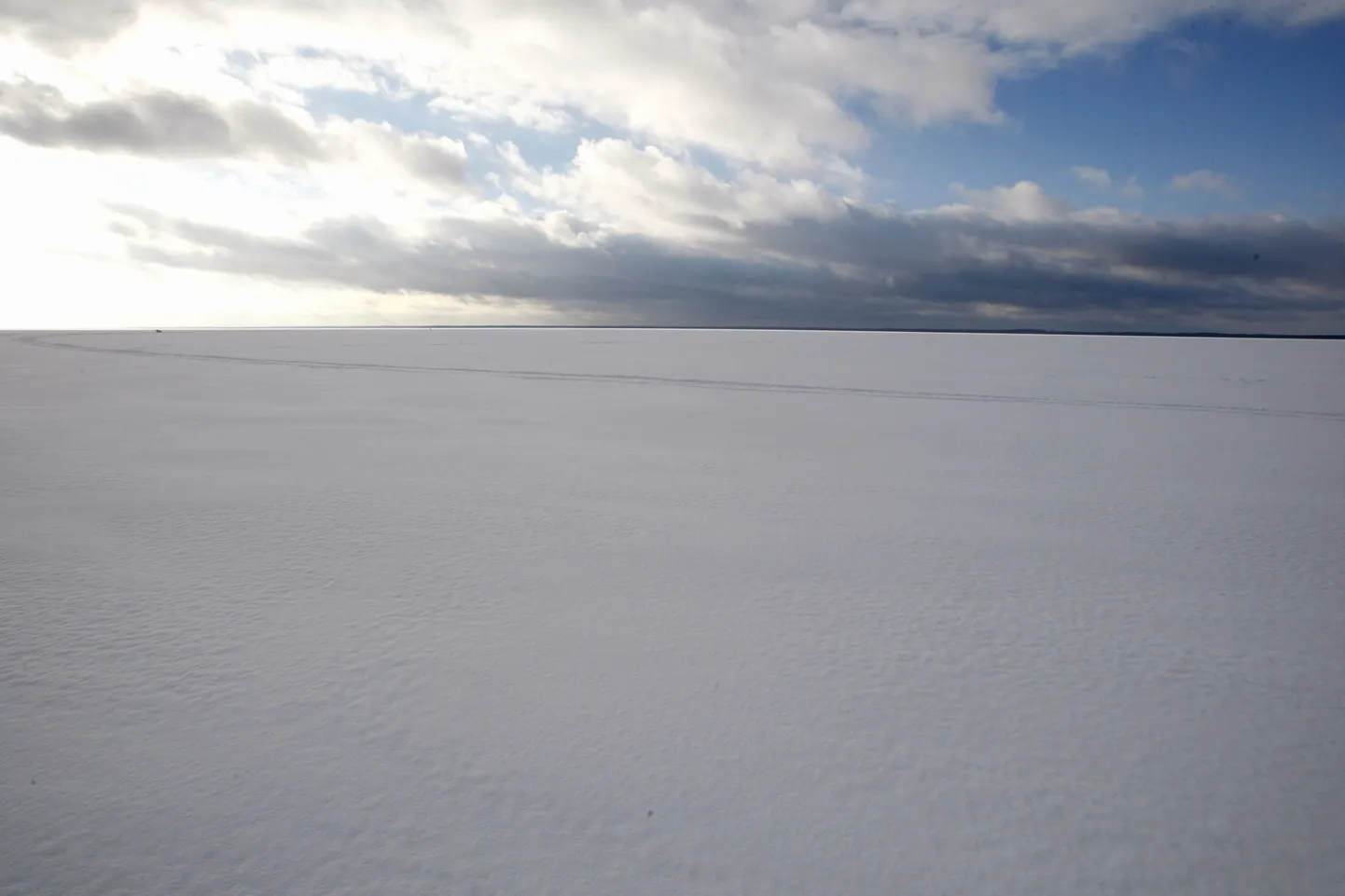 Pildil jäätunud Peipsi järv.
