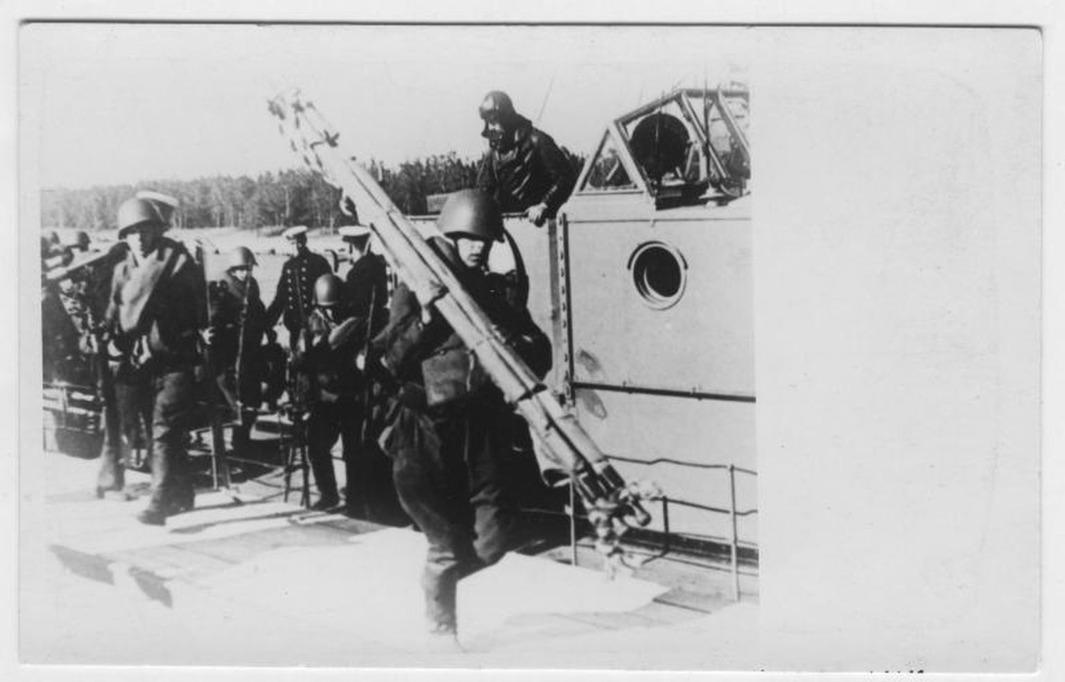 Punaarmee maandumine Naissaarel 1940. aastal.