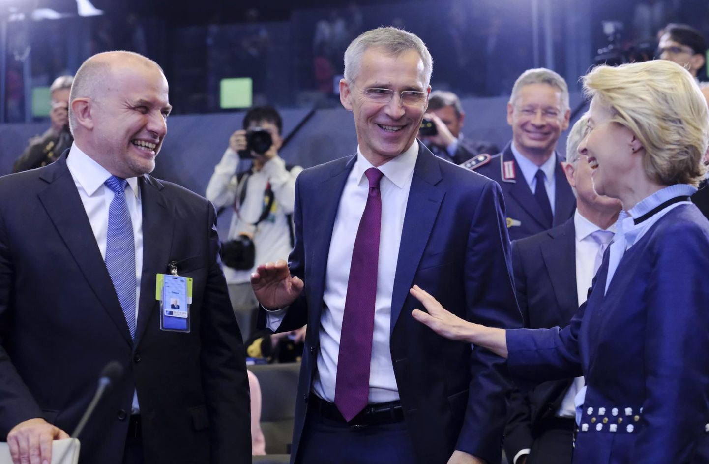 Eesti kaitseminister Jüri Luik, NATO peasekretär Jens Stoltenberg ja Saksamaa kaitseminister Ursula von der Leyen möödunud kuul alliansi kohtumisel.