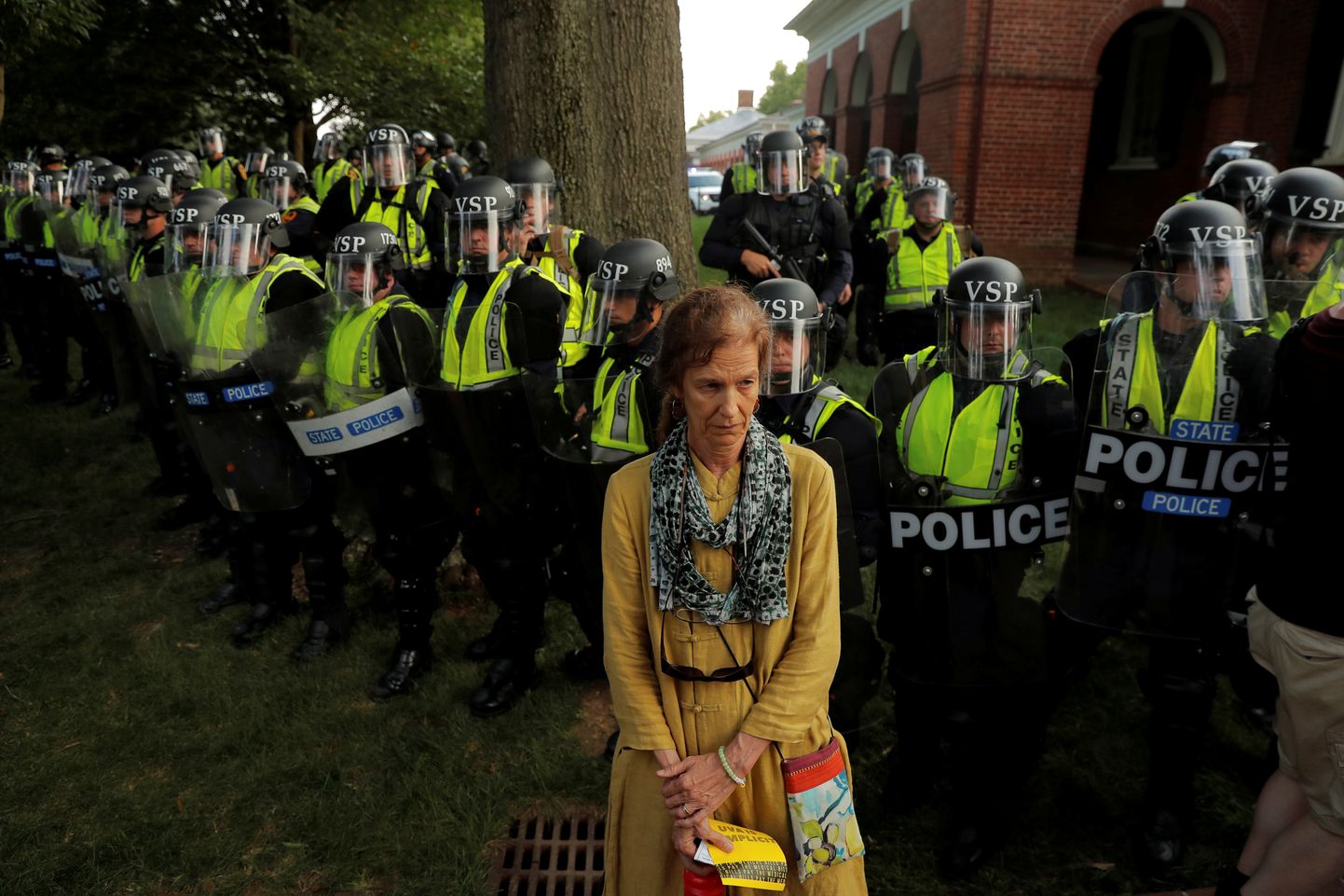 Eile toimus Charlottesville'is  asuva Virginia ülikooli ees protestimarss ebaõigluse vastu. Seda oli valvama toodud hulgaliselt politseinikke.