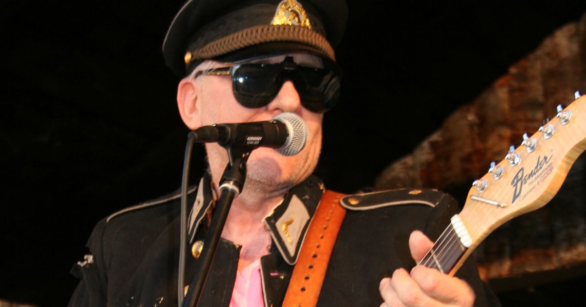 Suri ansambli Vanemõde asutajaliige Veljo Vingissar