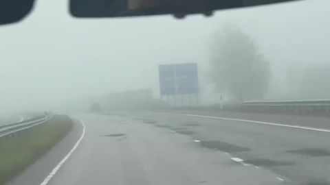 VIDEO ⟩ «Sõidame nagu piima sees!» Tallinna-Tartu maanteel võttis võimust tihe udu
