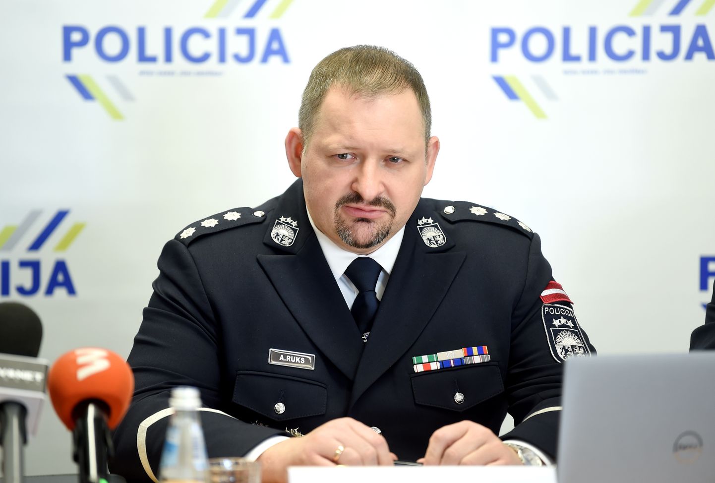 Valsts policijas priekšnieks Armands Ruks piedalās preses konferencē, kurā informē par Valsts policijas darbu 2022. gadā.