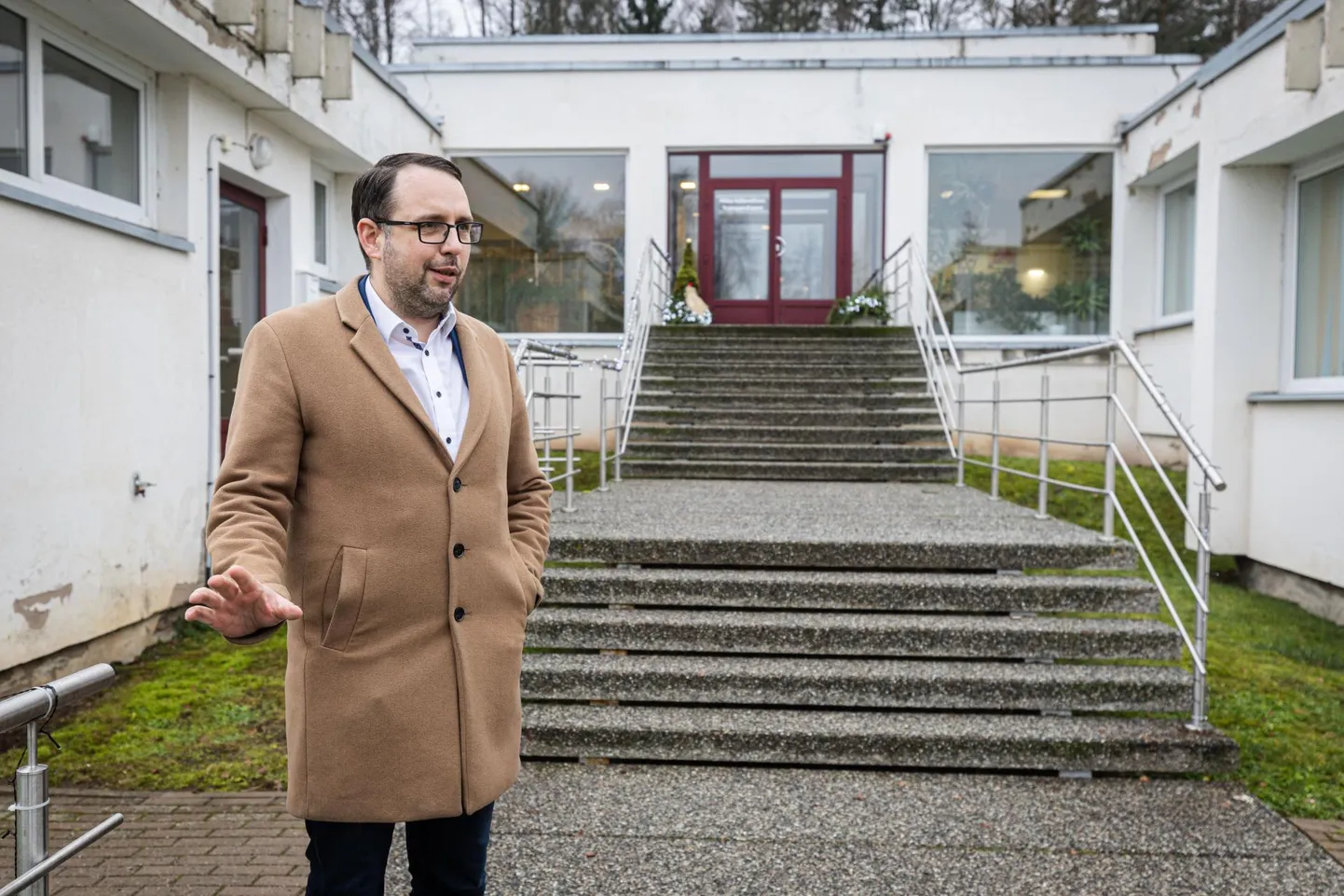 Põlva jäi väikese vahega ilma nii maksu- ja tolliameti kui ka sotsiaalkindlustusameti büroost, mistõttu tuleb sealsel rahval võtta asjaajamiseks suund näiteks Valga poole või sukelduda internetti. Pildil on Põlva vallavanem Martti Rõigas.