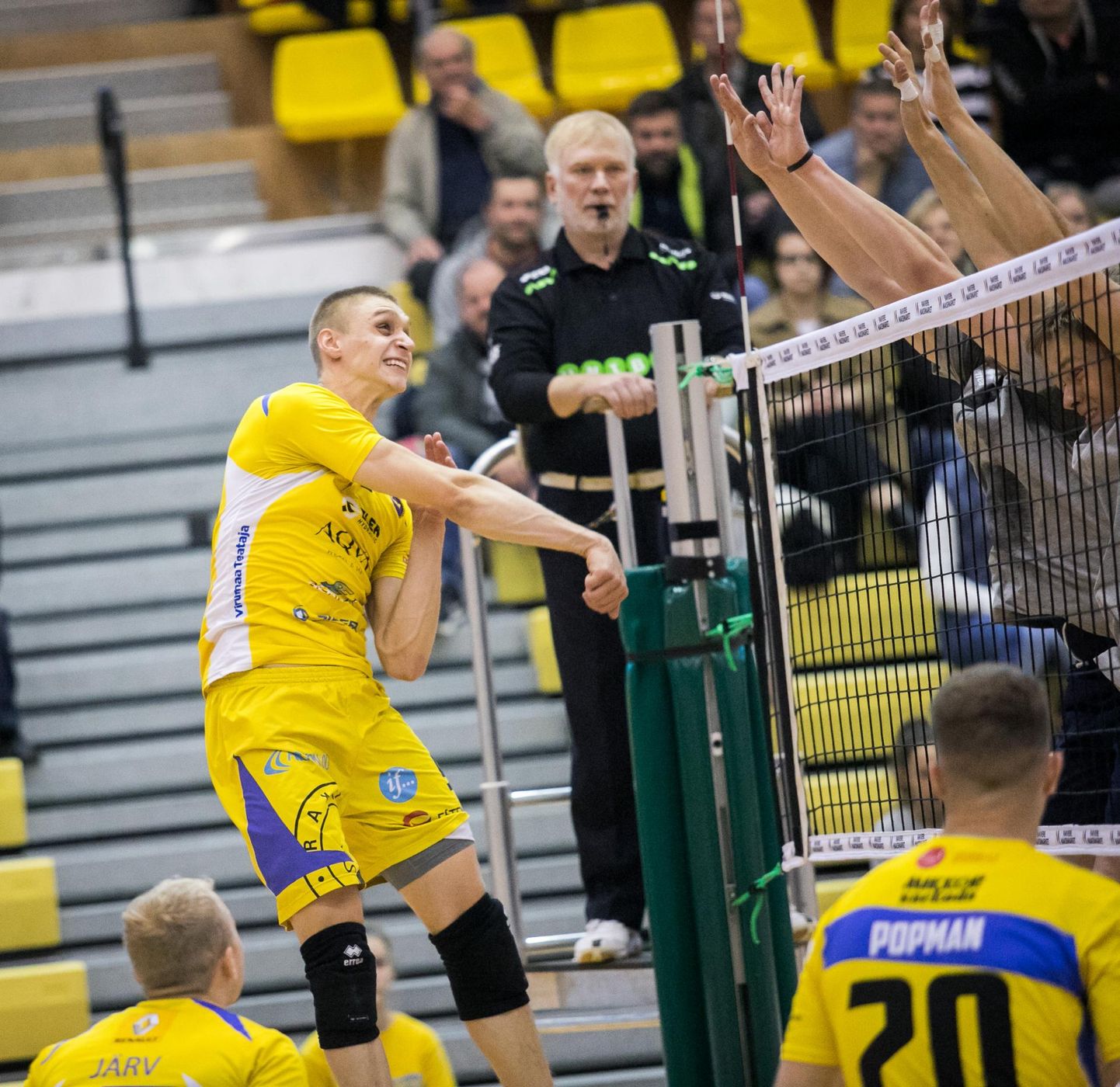 Rakvere Võrkpalliklubi võõrustas karikavõistluste veerandfinaali esimeses kohtumises Saaremaa Võrkpalliklubi.