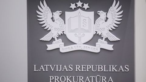 Uzrādot apsūdzību Zemgales skolotājam par bērnu seksuālu izmantošanu, prokuratūra nelielā daļā darbību noziegumu nesaskata