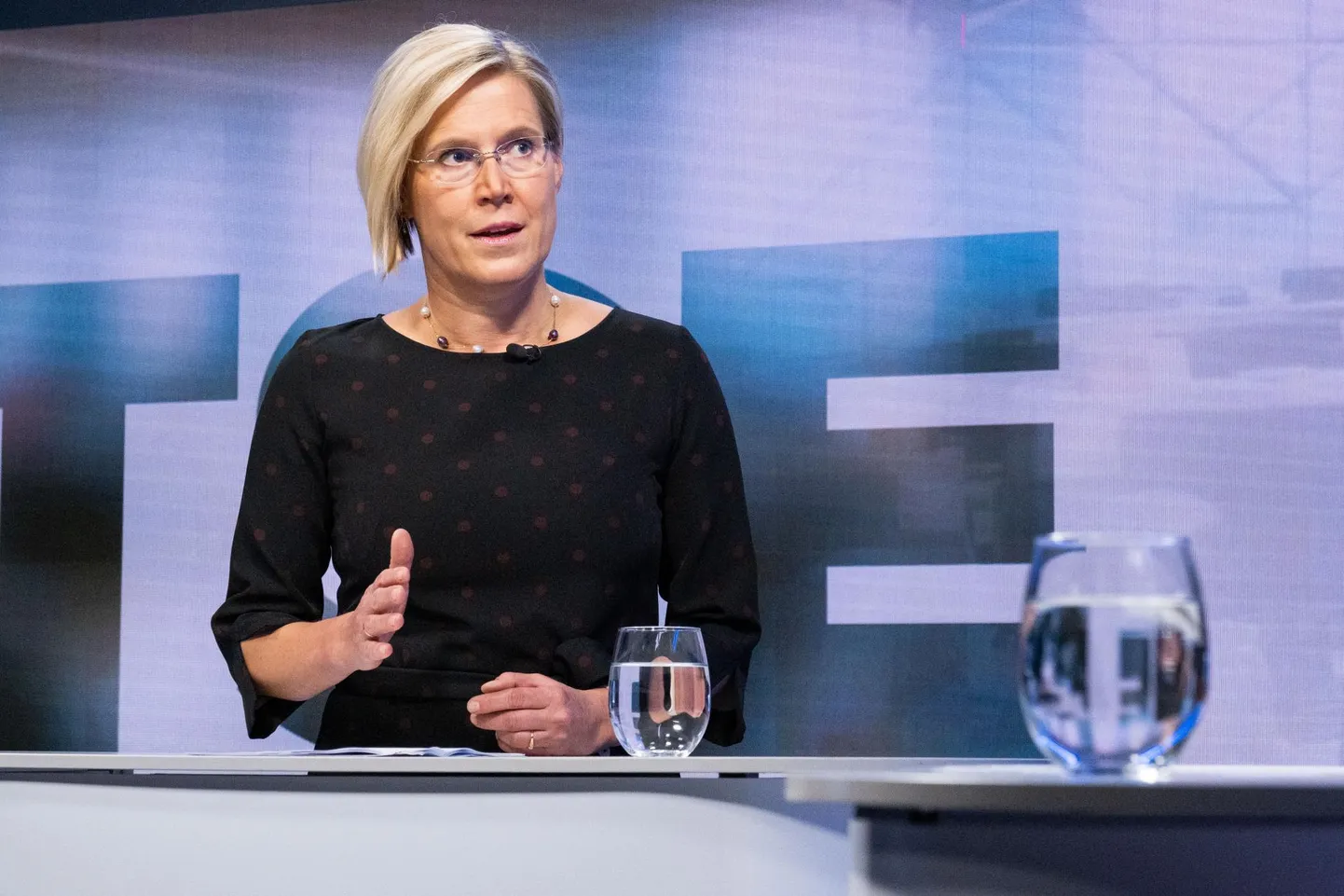 Kuigi hooldereformi käigus on ilmnenud, et nii mõnigi inimene on pidanud hakkama oma hooldekodus elava lähedase eest varasemast rohkem maksma, ütleb õiguskantsler Ülle Madise, et vallad ja linnad peavad katma hoolduskulud täielikult ja mingeid vabandusi, et hooldekodukoha eest inimestelt rohkem raha küsida, ei ole.