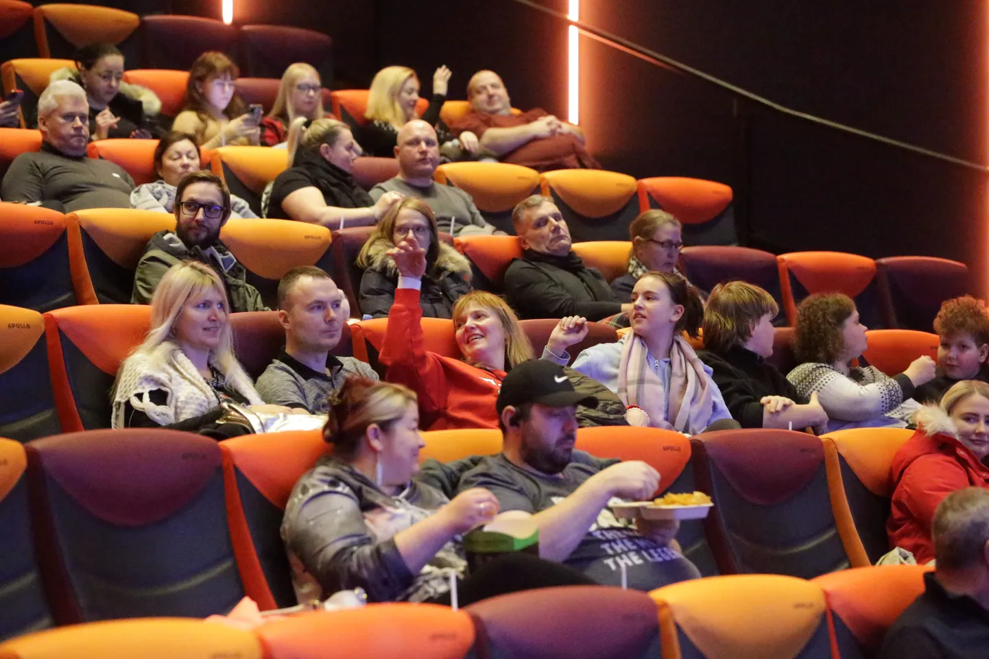 Mängufilmi "Suvitajad" Tartu esilinastus.