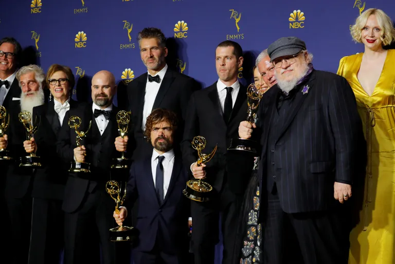 Джордж Мартин и актеры играющие в сериале "Игры престолов"