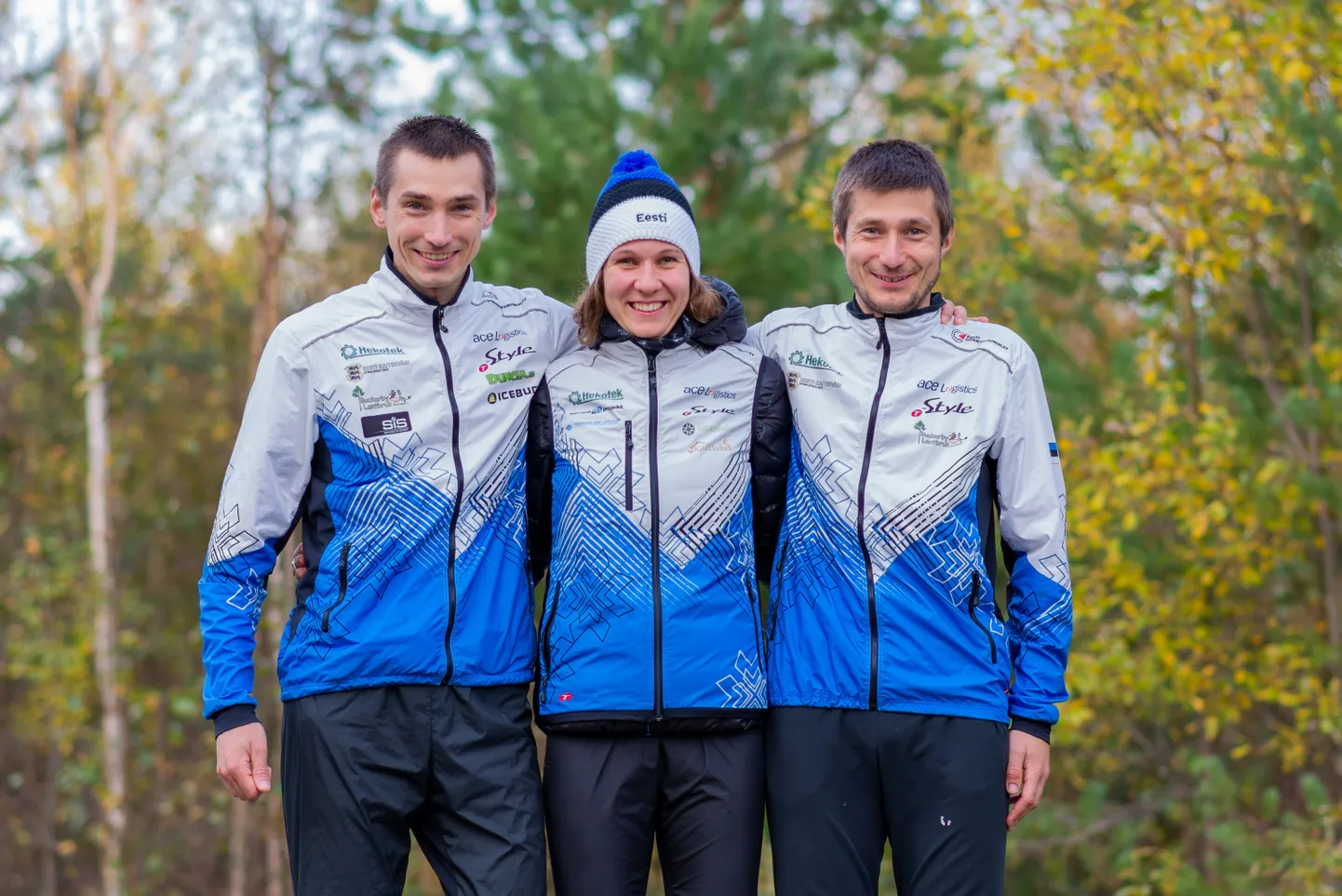 Orienteerujad Lauri Sild (vasakult), Evely Kaasiku ja Timo Sild