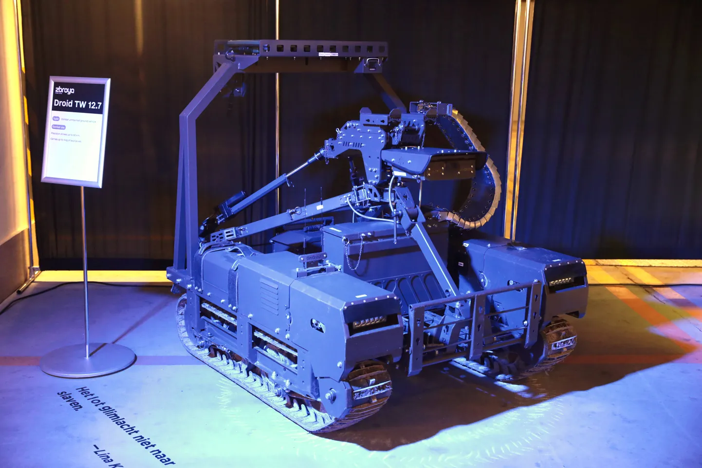 Droid TW 12.7 maapealne robotsüsteem on väljas Ukraina kaitsevarustuse esitlusel Belgia delegatsiooni visiidi ajal Kiievis Ukrainas 8. aprillil 2025. aastal.