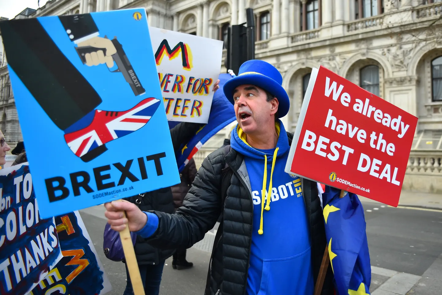Brexiti-vastased meeleavaldajad 2. jaanuaril Londonis peaministri residentsi lähistel.