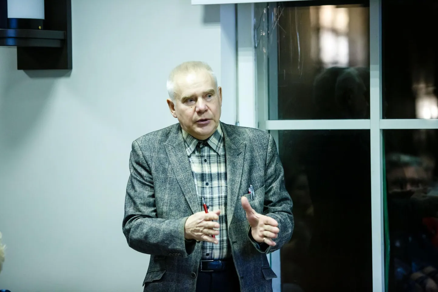 Vello Jaska on juba aastakümneid olnud Valgamaa tuntumaid ja tunnustatumaid kirjamehi.