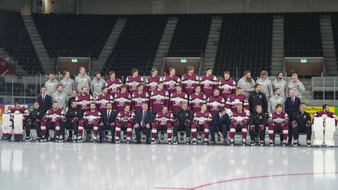 FOTO ⟩ Latvijas hokeja izlases oficiālā fotografēšanās