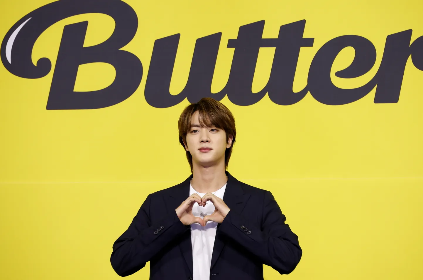 K-pop poistebändi BTS liige Jin vahetult enne ajateenistusse astumist.