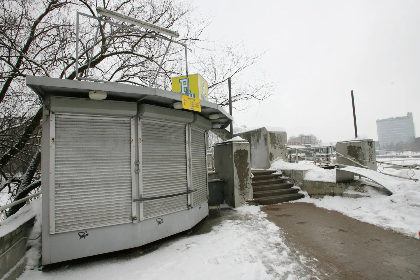 Kaarsilla R-kiosk lõpetas tegevuse.