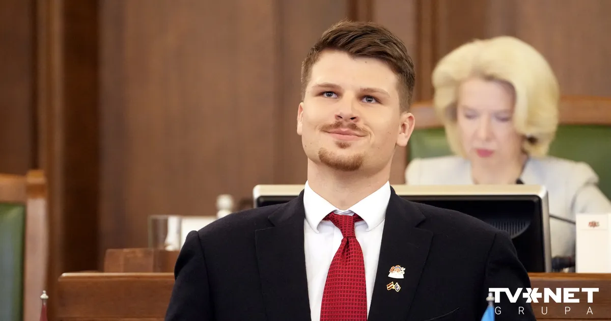 Labāk vēlu nekā nekad? Ričards Šlesers pirmo reizi uzstājas Saeimas debatēs