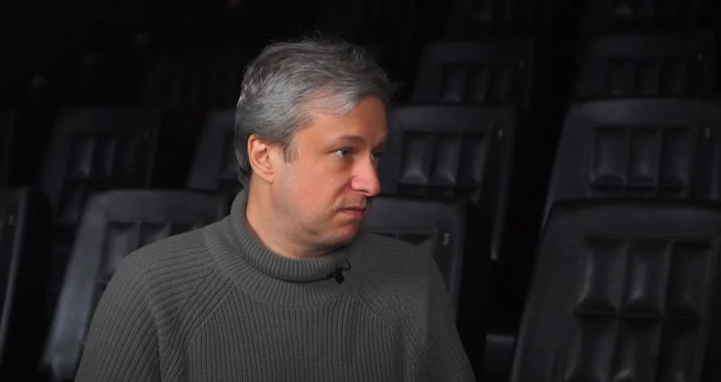 Антон Долин