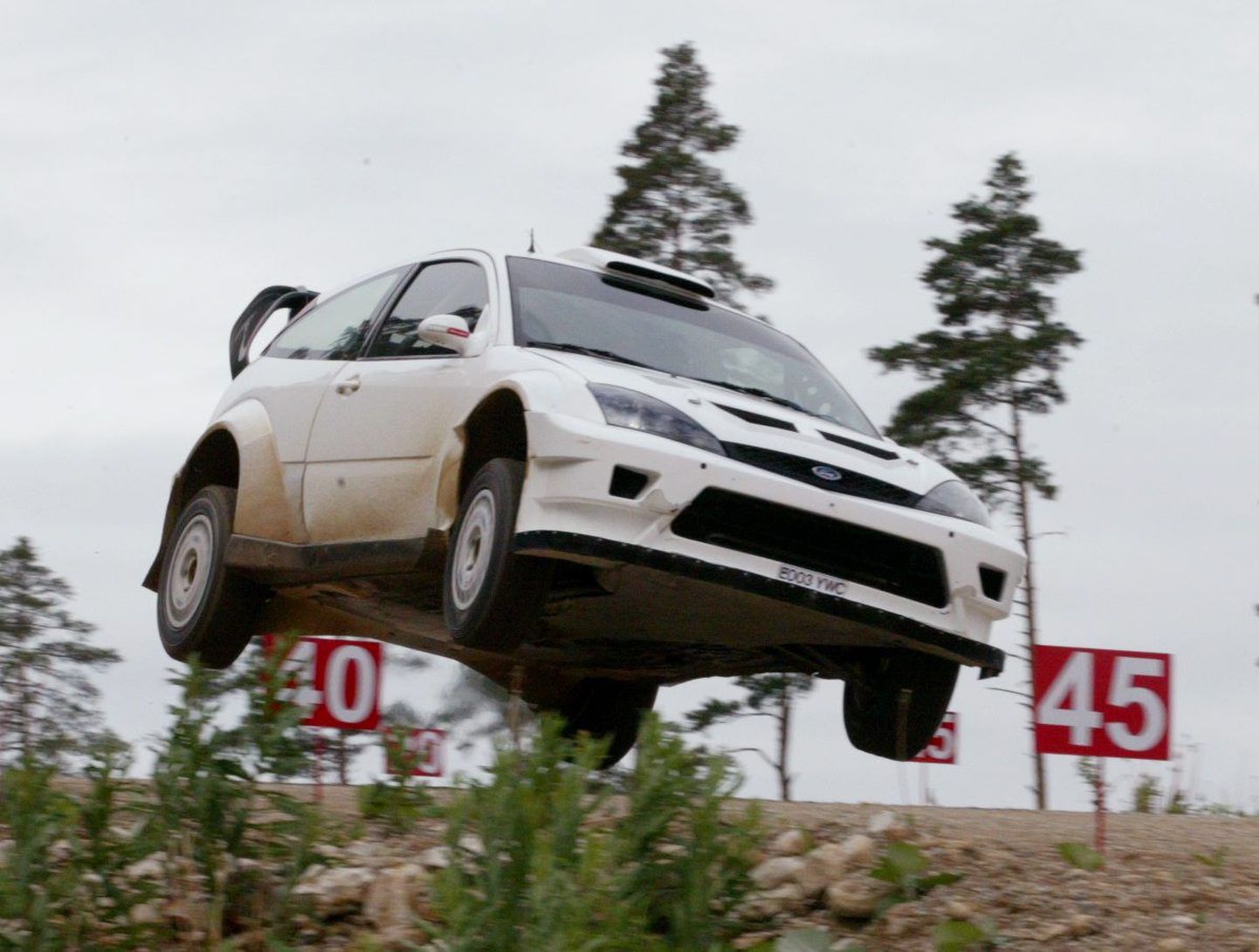 Markko Märtin tegi oma WRC Fordiga 45-meetrise õhulennu.