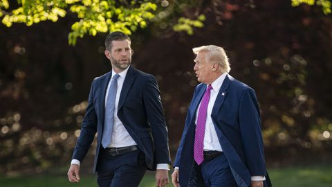 Trump on ametlikult oma ettevõtete juhtimise poegadele üle andnud, aga tegelikult ...