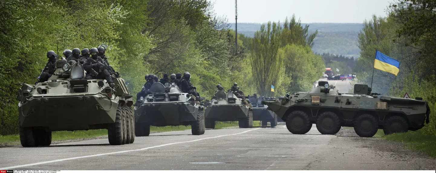 Ukraina siseväelased eile Slovjanski lähedal.